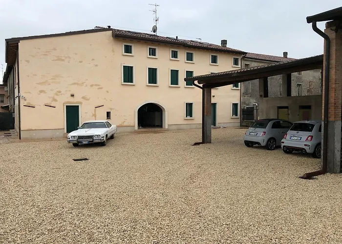 Eldorado Bed & Breakfast 3*